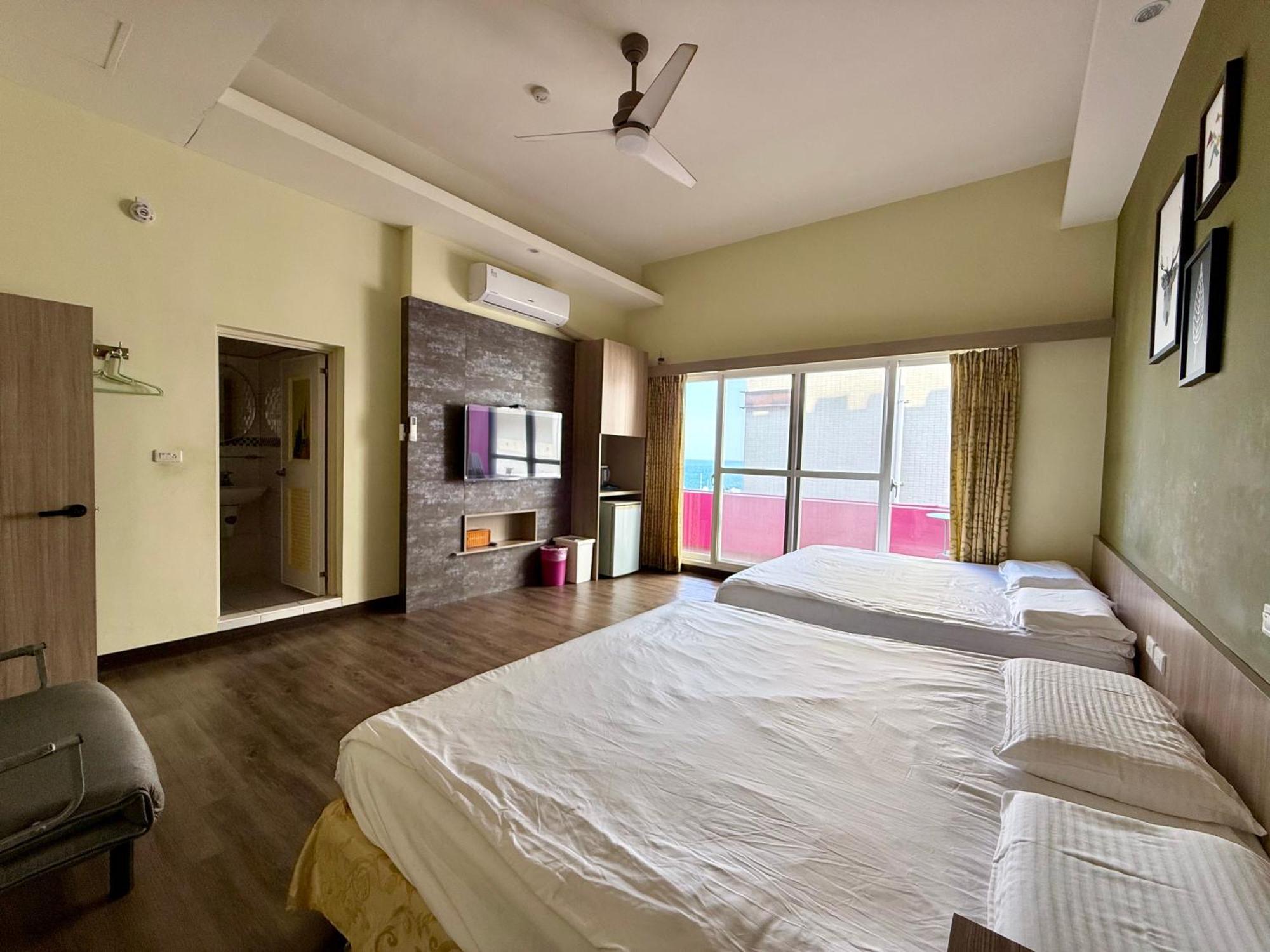 I Wow Bed & Breakfast Xiaoliuqiu Exterior photo